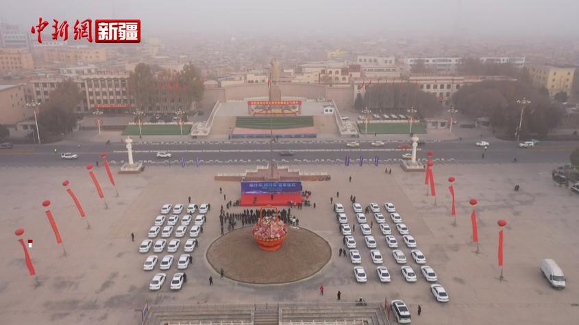 新疆喀什：首批网约车今天投入运营