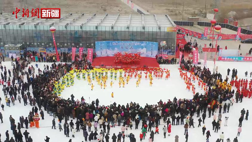 新疆疏勒举办冰雪节 民众感受冰雪乐趣