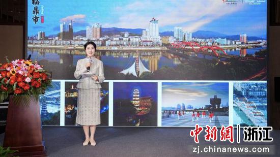 媒体星推官代表推介福鼎市全域旅游产品。徐文 摄