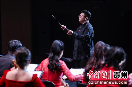图为民族管弦乐《北京喜讯到边寨》。 瞿宏伦 摄