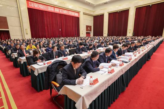 宁夏回族自治区工会第十三次代表大会开幕