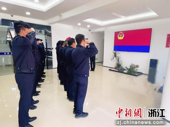 浙江义乌铁路警方开展系列活动庆祝中国人民警察节