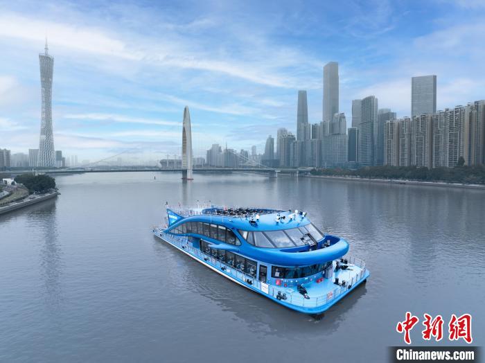 广州珠江增添纯电动游船“蓝海豚23”号。广州蓝海豚游船有限公司 供图