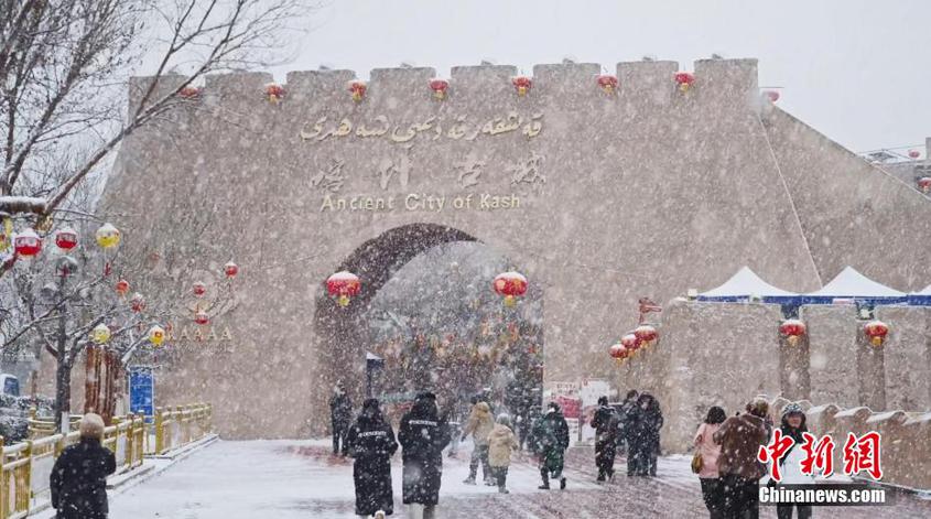 新疆喀什迎新年初雪