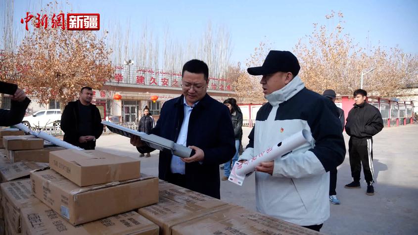 新疆沙雅县为群众安装200盏太阳能路灯