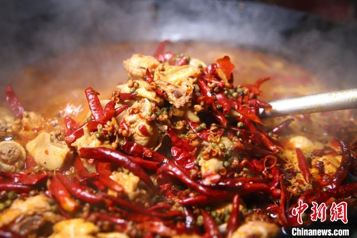 （尋味中華丨飲食）河北青縣火鍋雞：運河畔的百年麻辣味兒