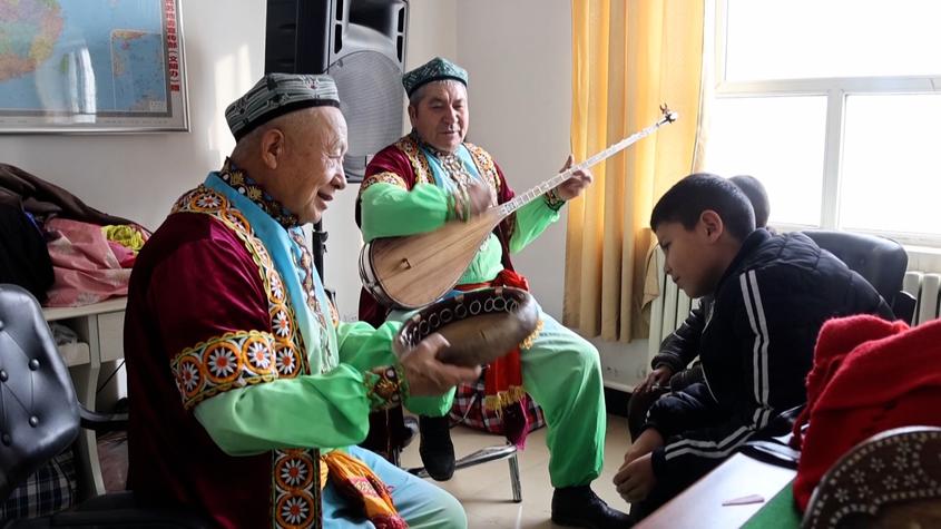 新疆阿克苏地区开设公益课堂 点亮学生多彩假期