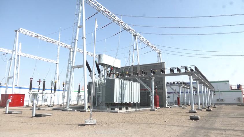 塔克拉瑪干沙漠首座220千伏用戶變電站正式投運
