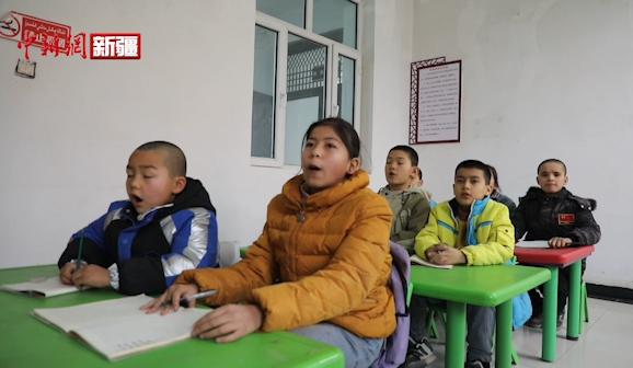 新疆库车市举办“红领巾小课堂” 丰富返乡大学生社会实践