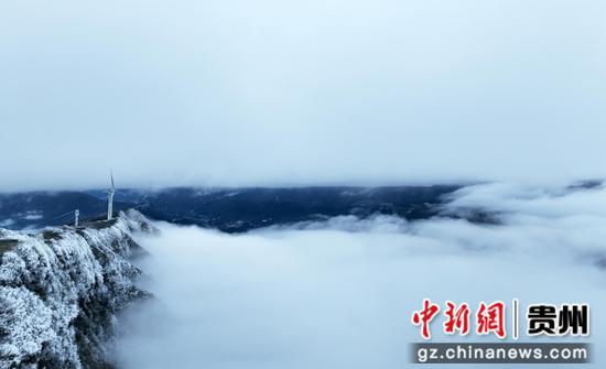 2月26日，在贵州省道真自治县大沙河国家级自然保护区内拍摄的雪景（无人机照片）。