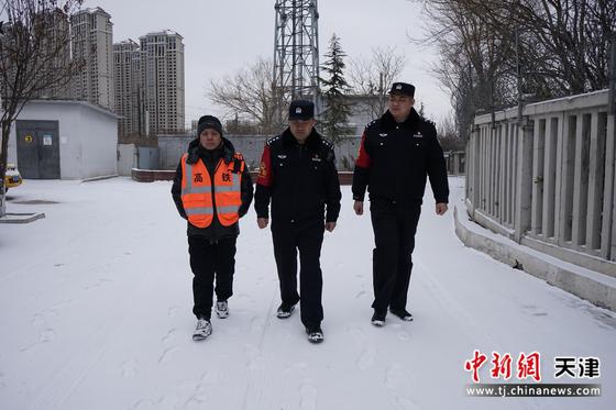 天津铁路公安守护铁路畅通。北京铁路公安局天津公安处供图