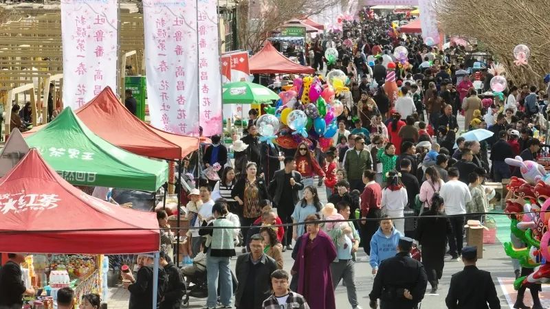 2024吐鲁番高昌杏花节接待37.77万人次，实现旅游收入13224.87万元