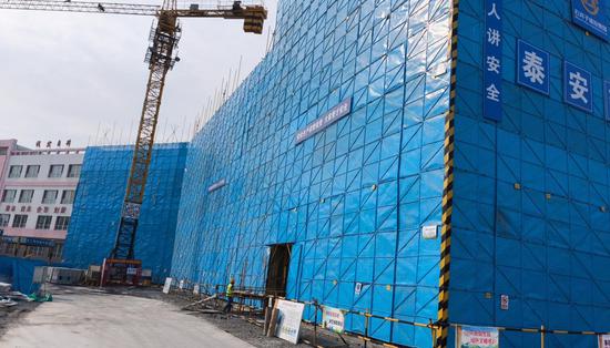八师石总场第一中学综合教学楼建设项目复工