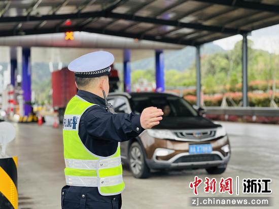 确保交通整体运行安全有序。杭州公安供图