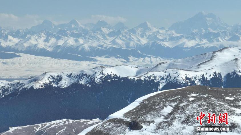 4月初，新疆伊犁哈萨克自治州昭苏县阿开牙孜除夜峡谷冰雪溶解， 巴特那死 摄