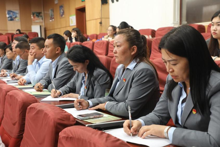 新疆疏附10名教师赴京研学赋能量  “师”从名师提升专业素养