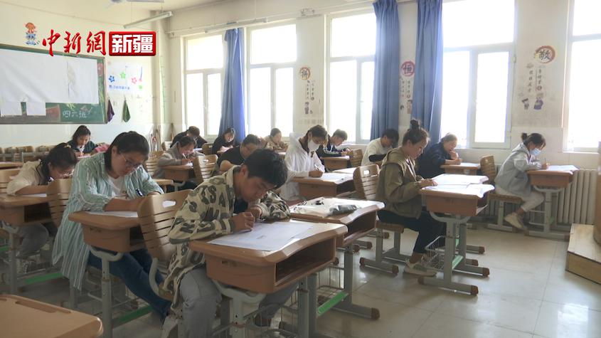 新疆沙雅县举行2024年小学、幼儿园教师业务理论考试