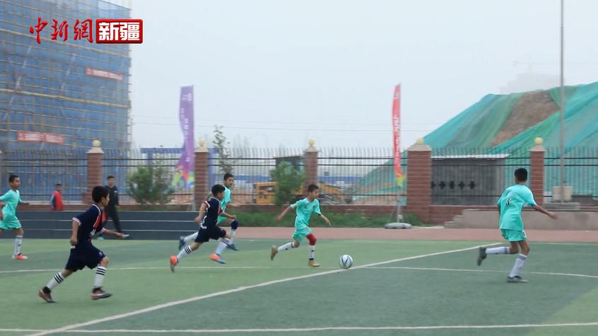 新疆库车市开展2024年青少年校园足球联赛
