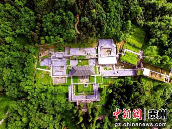 空中看海龙屯遗址 王旭摄 空中看海龙屯遗址 王旭摄