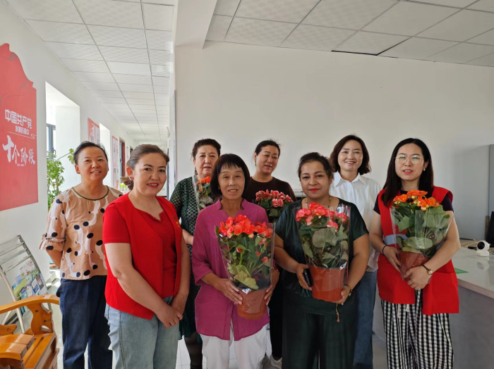 新疆焉耆：母爱如花，芳华永续