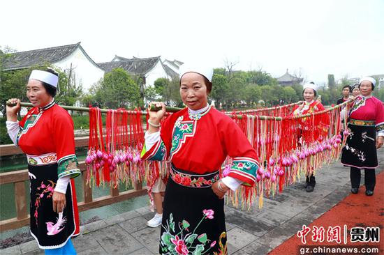 “包饭过河”活动