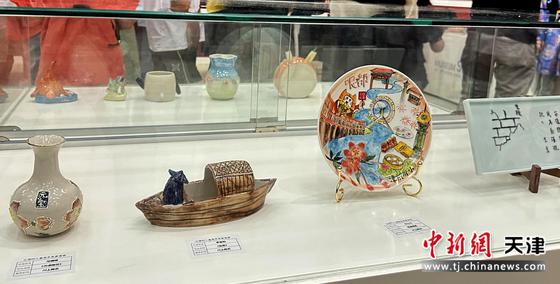 图为参展的“津味”陶艺作品。(主办方供图) 图为参展的“津味”陶艺作品。(主办方供图)