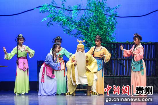 图为演出现场。 瞿宏伦 摄 图为演出现场。 瞿宏伦 摄