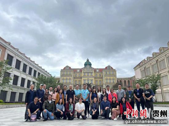 30余名香港工程师赴贵州考察 冀黔港多领域深化合作发展