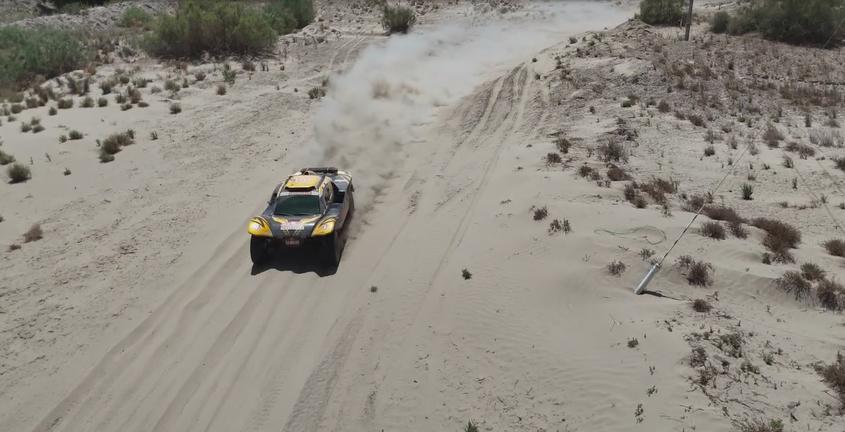 环塔国际拉力赛首次走进岳普湖  车手称达瓦昆沙漠“留下深刻印象”