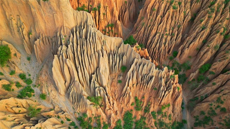 畅游新疆昌吉州努尔加大峡谷