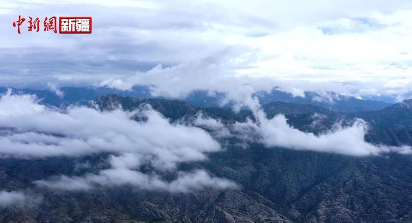 新疆：雨后的沙尔布拉克 云海如画