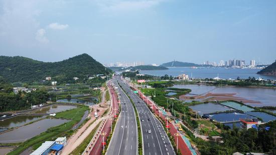 防城港市国门大道项目。