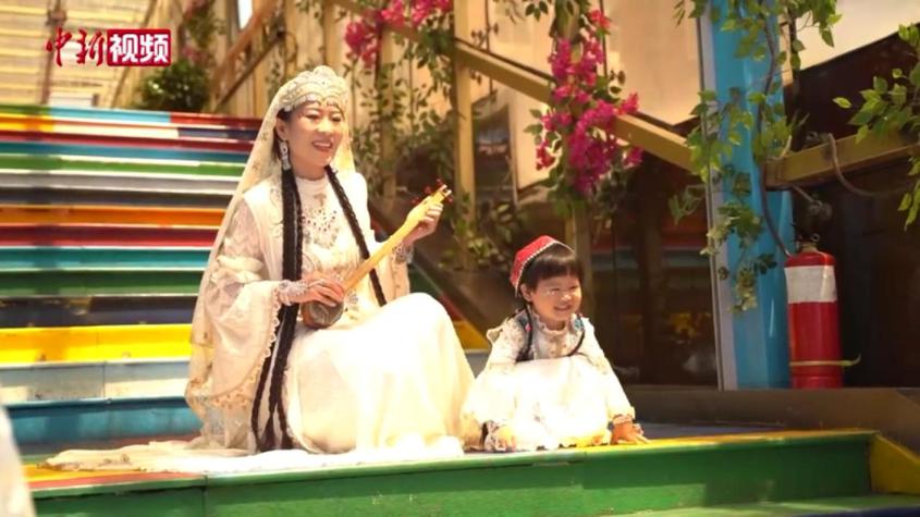 古尔邦节遇新疆“旅游热”：诗和远方成现实
