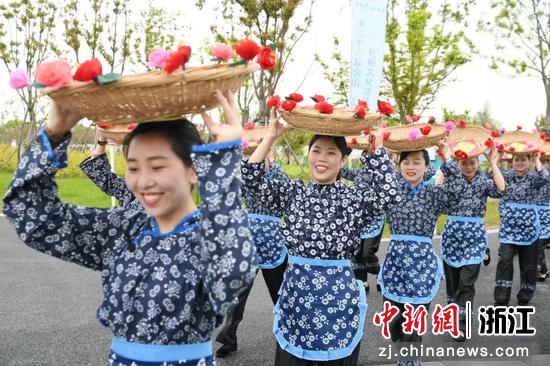 善琏含山蚕花民俗活动。宋豪亮摄