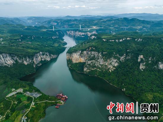 2024年7月11日,在贵州省毕节市金沙县化觉镇前顺村拍摄的峡谷山水风光美景。 2024年7月11日,在贵州省毕节市金沙县化觉镇前顺村拍摄的峡谷山水风光美景。