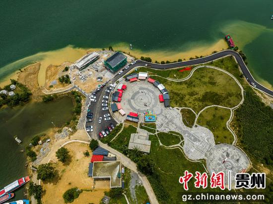 2024年7月11日,在贵州省毕节市金沙县化觉镇前顺村拍摄的峡谷山水风光美景。 2024年7月11日,在贵州省毕节市金沙县化觉镇前顺村拍摄的峡谷山水风光美景。