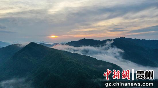 梵净山环线美如画。