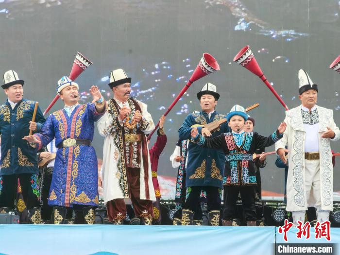 新疆克州第十届玛纳斯国际文化旅游节开幕
