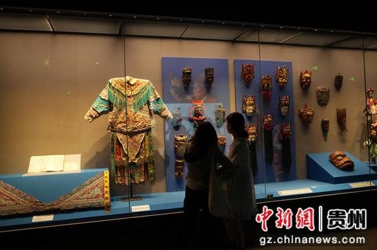 贵州省民族博物馆暑期迎来参观热潮