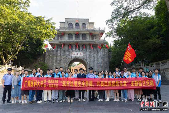 图为活动现场。甘 辛 摄 图为活动现场。甘 辛 摄