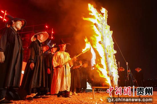 7月29日,祭火仪式。 7月29日,祭火仪式。