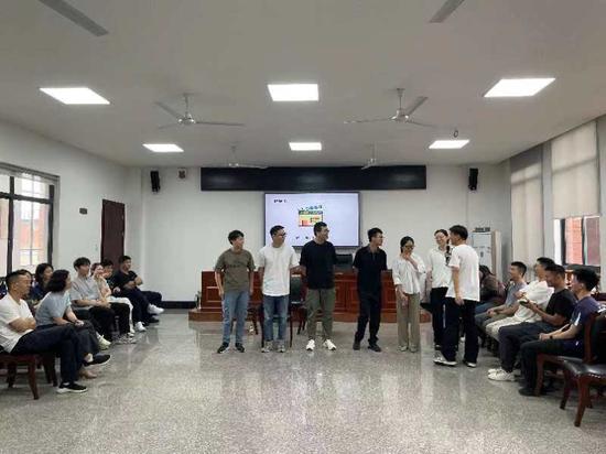 学习现场。王倩玫 供图