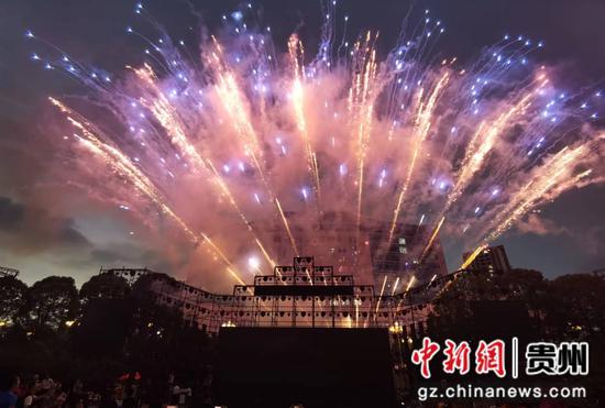 图为开幕式现场。 张红艳摄 图为开幕式现场。 张红艳摄