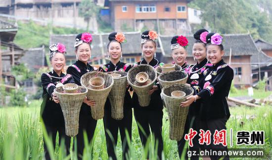 台江县南宫镇交密村“倒鱼节”倒鱼工具(张奎摄)