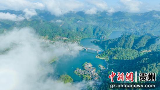 排生苗寨(张奎 摄) 排生苗寨(张奎 摄)