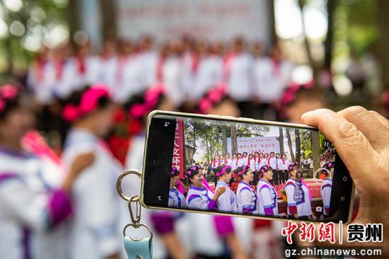 天柱县竹林镇麻阳歌场观众录播。