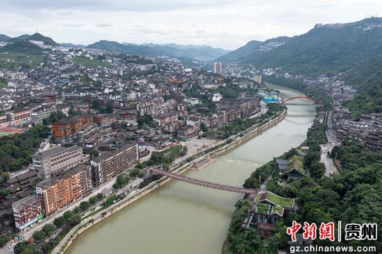 航拍仁怀市茅台镇。翁奇羽 摄 航拍仁怀市茅台镇。翁奇羽 摄