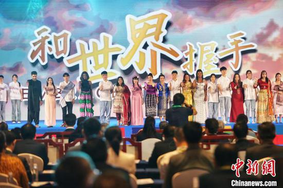 图为开幕式现场。　中新社记者 瞿宏伦 摄