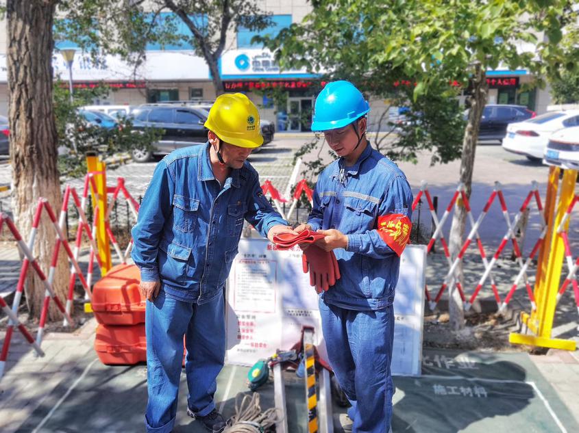 國(guó)網(wǎng)烏魯木齊供電公司：“雙保險(xiǎn)”讓居民用電更安心