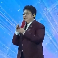 韓紅：“明年我會在烏魯木齊開個人演唱會！”